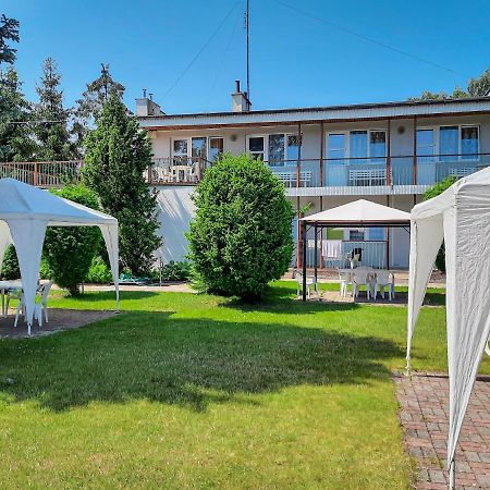 Hotel Dom Wczasowy Lodzianka Mrzeżyno Exterior foto
