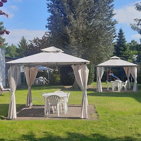 Hotel Dom Wczasowy Lodzianka Mrzeżyno Exterior foto