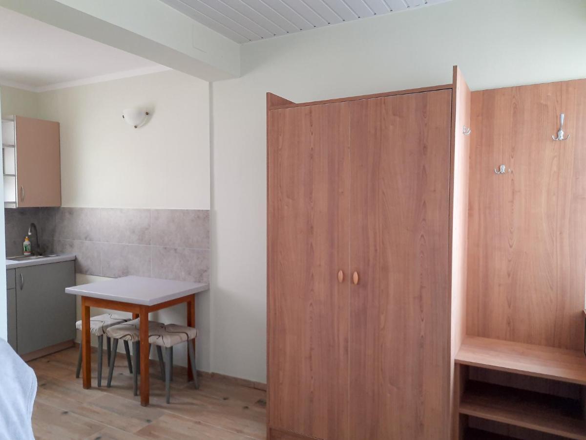 Hotel Dom Wczasowy Lodzianka Mrzeżyno Exterior foto